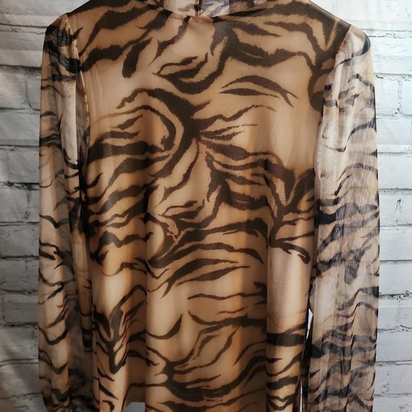 Chico's Tiger Print Women's Blouse - Picture 5 of 8